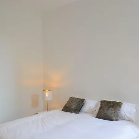 Bright 4 Bedroom Flat In Newington Appartement *