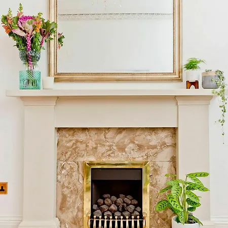 2 Bedroom Penthouse Sleeps 4 *