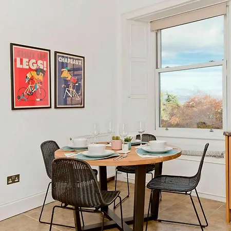 2 Bedroom Penthouse Sleeps 4 Appartamento *