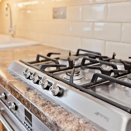 Appartamento 2 Bedroom Penthouse Sleeps 4 *