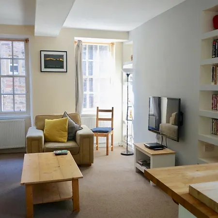1 Bedroom Near Castle Sleeps 2 * Edinburgh