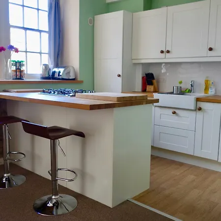 1 Bedroom Near Castle Sleeps 2 * Edinburgh