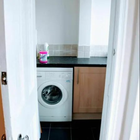 1 Bedroom In Leafy Morningside