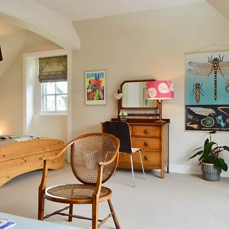 2 Bedroom Flat In