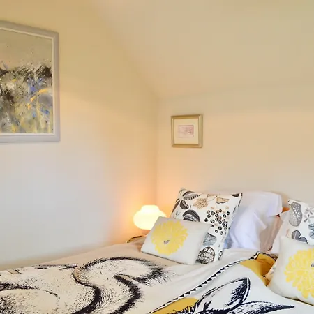 2 Bedroom Flat In *