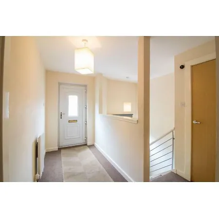 Tatil Evi Immaculate 2 Bed House, Sleeps 6, Free Parking *