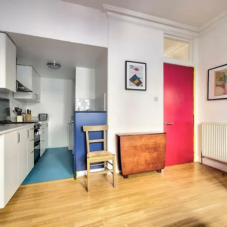 Homely 2br Flat In By Guestready Apartment Edinburgh