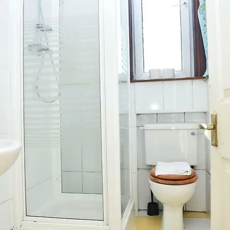 Convenient 2br 15 Minutes From Princes Street Daire *