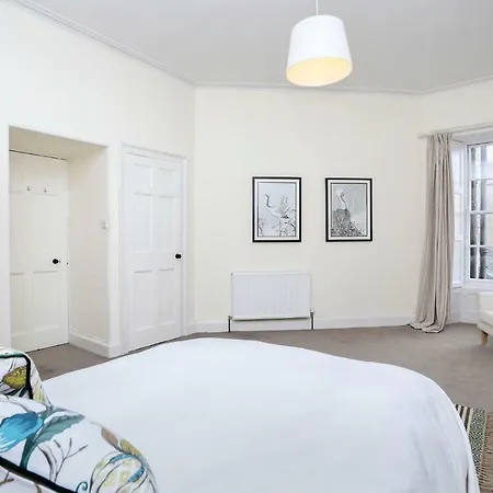 The New Town Off Drummond Place Apartment