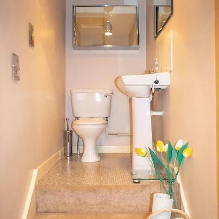 Cosy 2 Bedroom Apartamento *