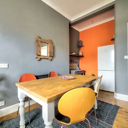 Apartamento Homely 1br Flat In By Guestready *