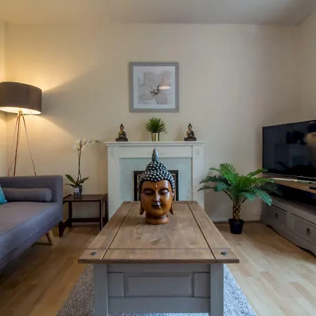Bright & Tranquil Near Centre With Free Parking! * Edinburgh