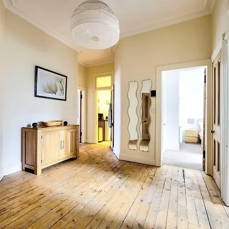 Homey 2br Flat In By Guestready Apartment *