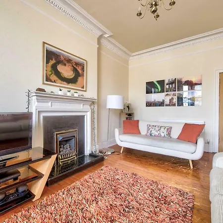 Homey 2br Flat In By Guestready Apartment Edinburgh