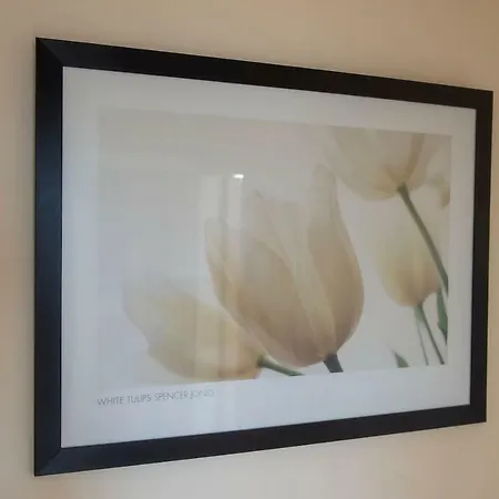 Homey 2br Flat In By Guestready Apartment