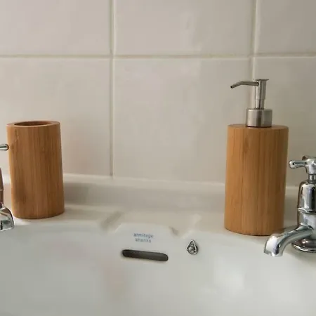 Apartment Homey 2br Flat In By Guestready