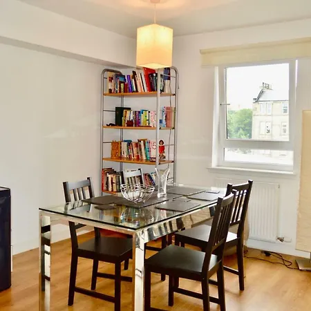 Spacious And Bright 2 Bedroom Flat In Bonnington Appartement