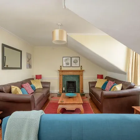The Albany Street Apartment *