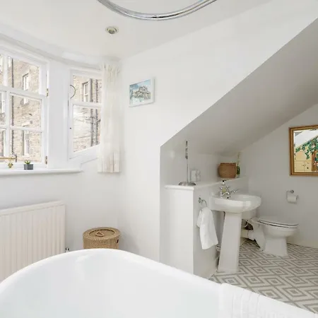The Albany Street Apartment *