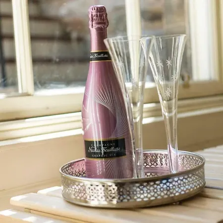 Apartment Joivy Luxury With Patio In Centre *