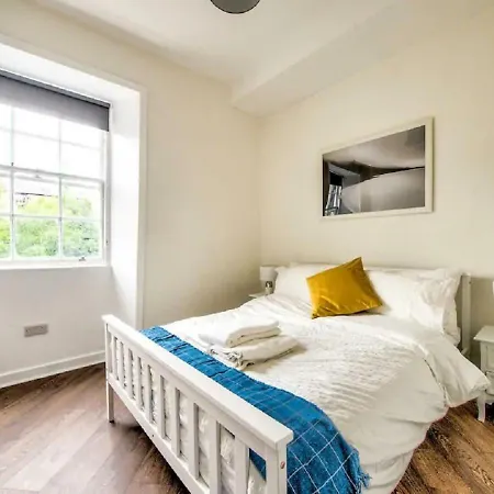 Heart Of City Centre, Close To Castle & Royal Mile! *