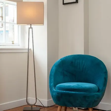 Royal Mile 2 Bedroom Next To The Castle דירה *