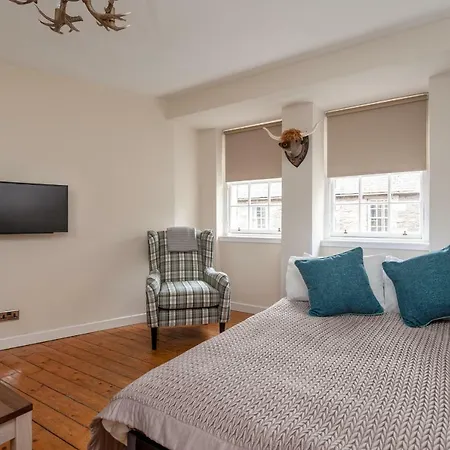 Royal Mile 2 Bedroom Next To The Castle