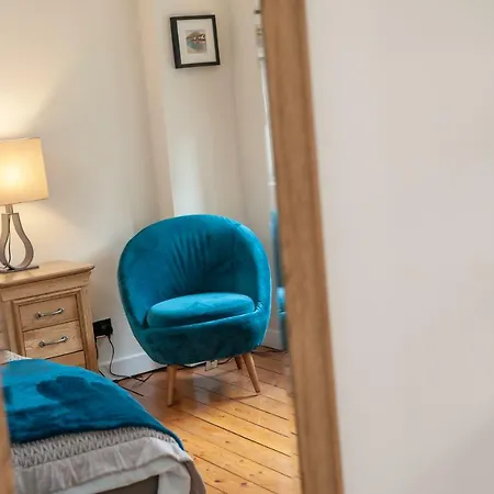 Royal Mile 2 Bedroom Next To The Castle דירה *