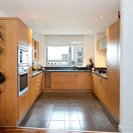 Penthouse Western Harbour * אדינבורו