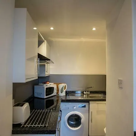 Stylish - Near Haymarket, Walk To Castle And Princes Street דירה *