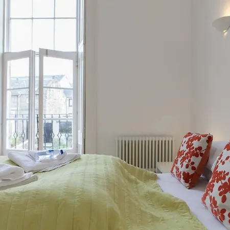 Georgian Townhouse Apt. 10 Min Walk To Princes St Edimburgo