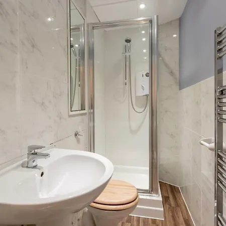 Rose Street Apartment *