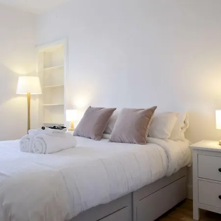 Daire Kings Road - Seaside Retreat 15 Minutes To Central *