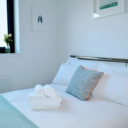 Apartment Beautifully Renovated -central