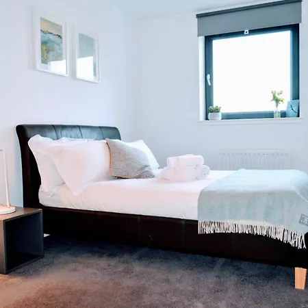 Beautifully Renovated -central *