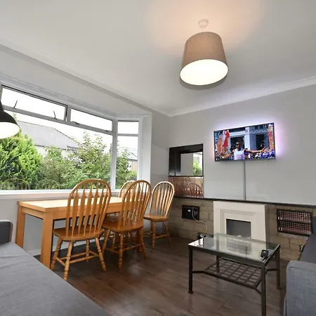 Vila Sighthill 3 Bedrooms With Private Garden Edinburgh