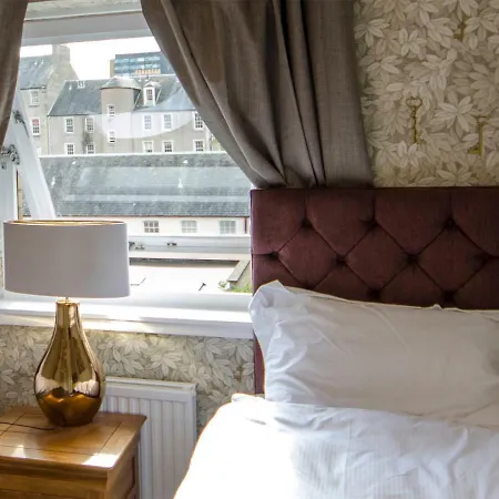 Gilmours Entry Luxury Apartment *