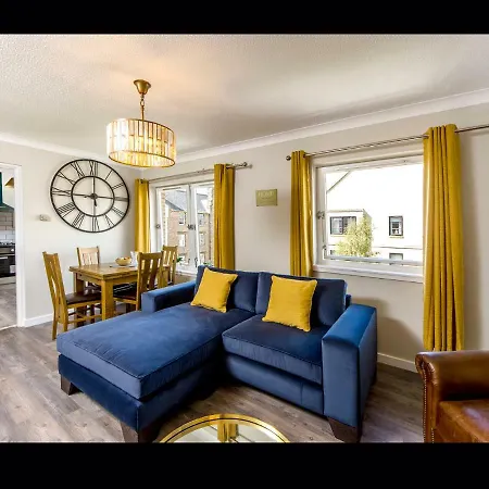 Gilmours Entry Luxury Apartment
