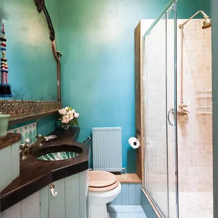 Apartament With Parking, Original Art And Antiques Edynburg