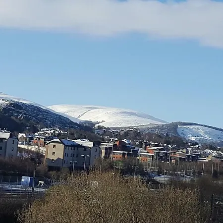 Daire Penthouse Sleeps 11 *