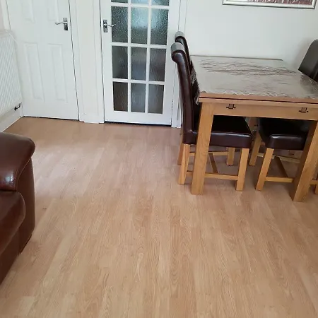 בית אירוח A Double Room In Vibrant Leith- Female Guest Only *