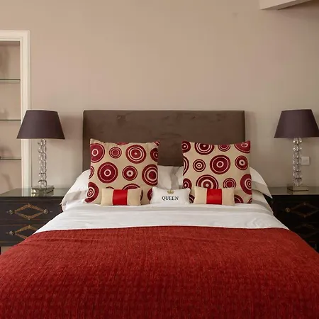 Fabulous With Three Ensuite Bedrooms, Private Patio And Garden
