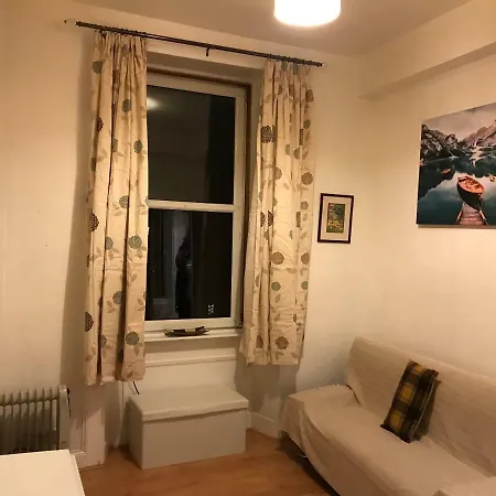 St Leonard Street Apartment *