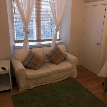 10-mins To Princess Street 1bdr Flat Edinburgh