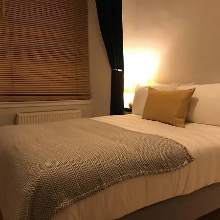 10-mins To Princess Street 1bdr Flat Edinburgh