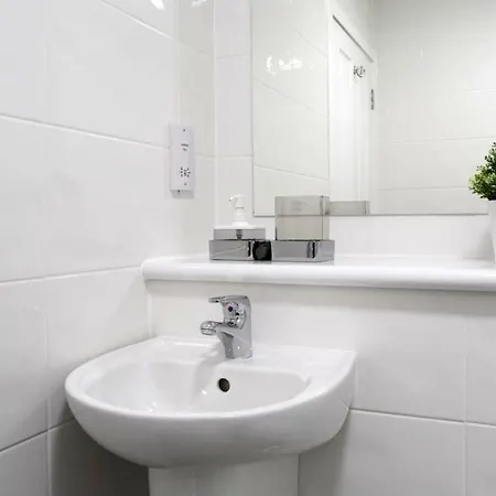 Apartment Fantastic Flat In The Vibrant Shore Area Edinburgh