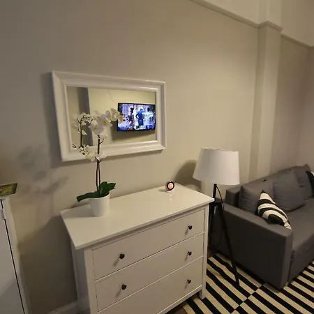 Slateford House Ground Floor Main Door Apartment Edinburgh