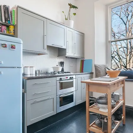 Appartement Large Designer's Flat Near Park And The Shore, Free Parking *