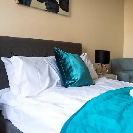 3 Bed Stylish & Spacious Georgian City Centre * אדינבורו