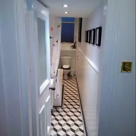 Stylish 3br Apt In Beautiful Residential Daire *
